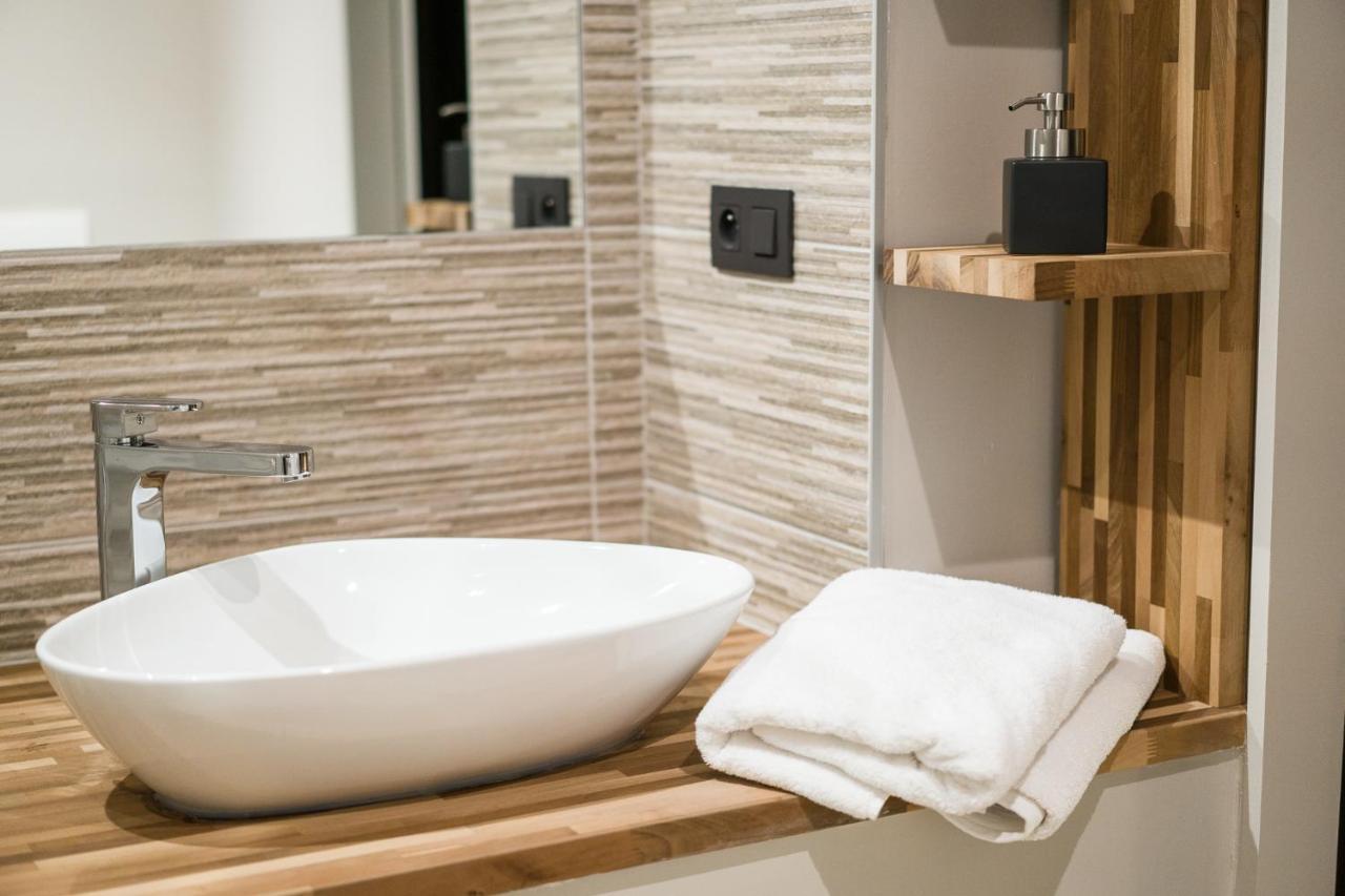 Buenas Noches Hotel Seraing Ngoại thất bức ảnh