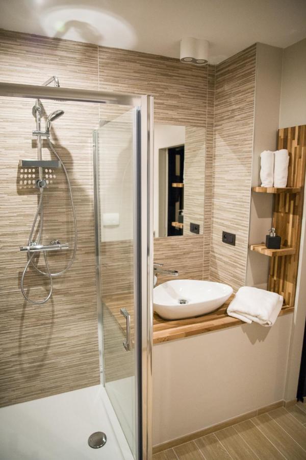Buenas Noches Hotel Seraing Ngoại thất bức ảnh
